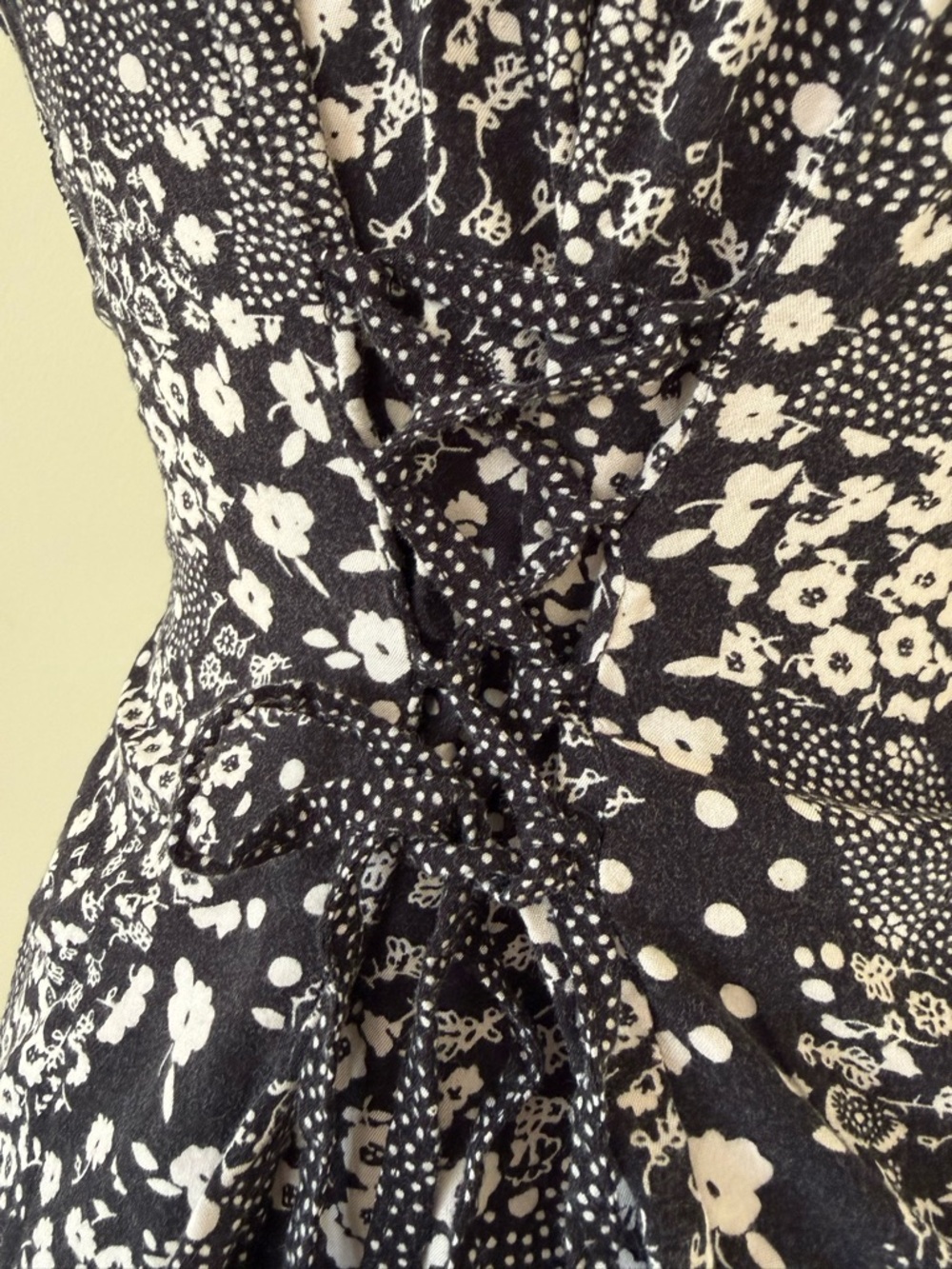 Y2K tie waist top Vintage Pinky Black Floral Button-Up Blouse w Corset Back Ties - Picture 5 of 10